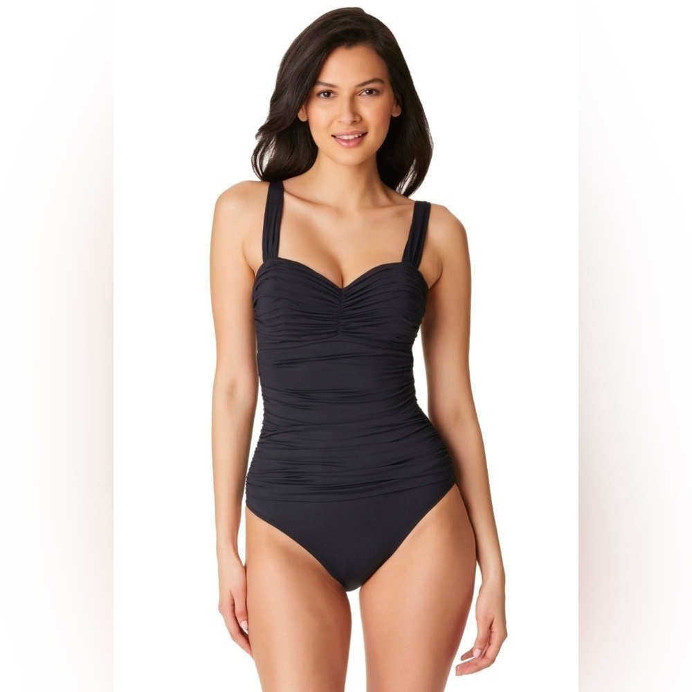 NWOT Bleu Rod Beattie Kore Bandeau Ruched One Piece Swimsuit Size 8 Black